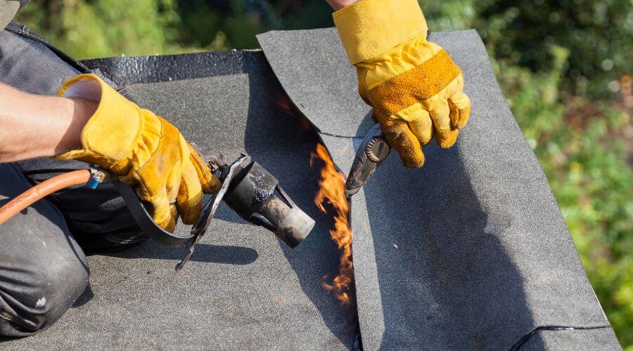 Professional gutter cleaning in Modesto, CA